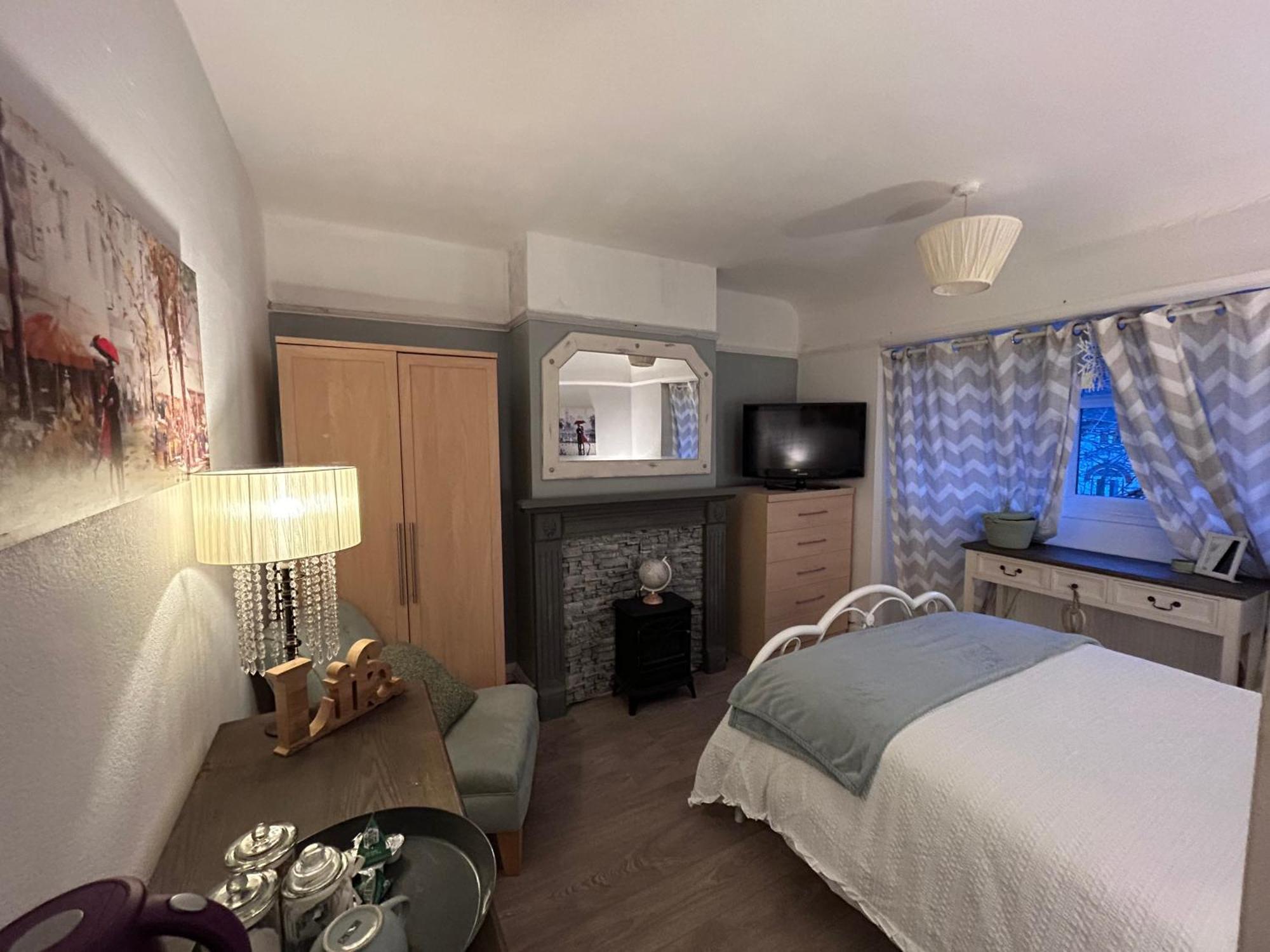 Апартаменты Redditch Rest Near Town Centre & Transport Links Экстерьер фото