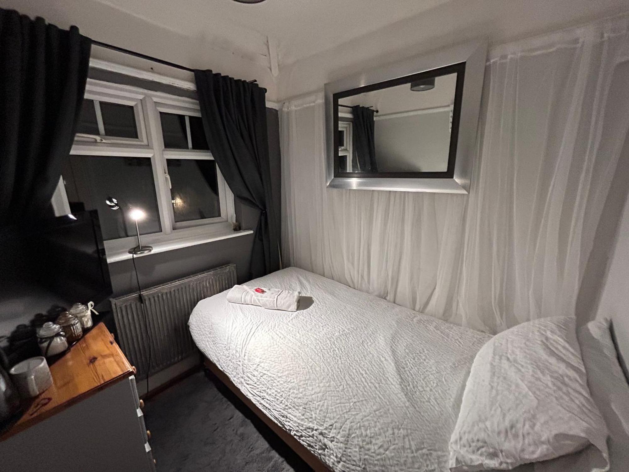 Апартаменты Redditch Rest Near Town Centre & Transport Links Экстерьер фото
